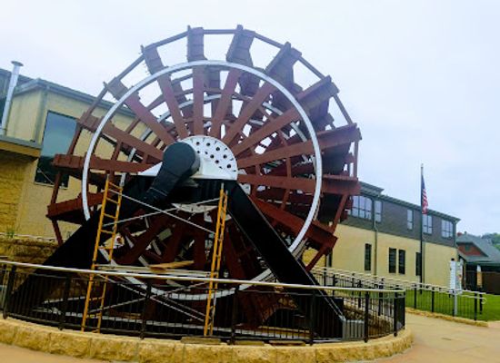 iowa/dubuque/landmark/travel-dubuque-iowa-welcome-center