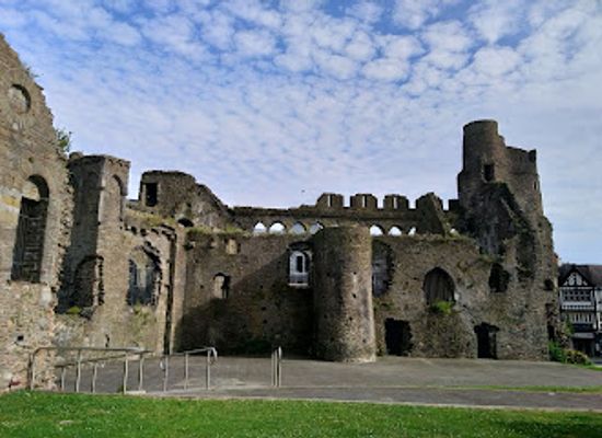 united-kingdom/west-glamorgan/landmark/swansea-castle