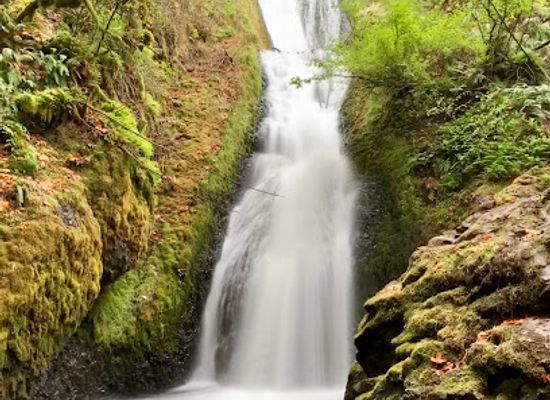 oregon/columbia-river-gorge/landmark/bridal-veil-falls-state-scenic-viewpoint