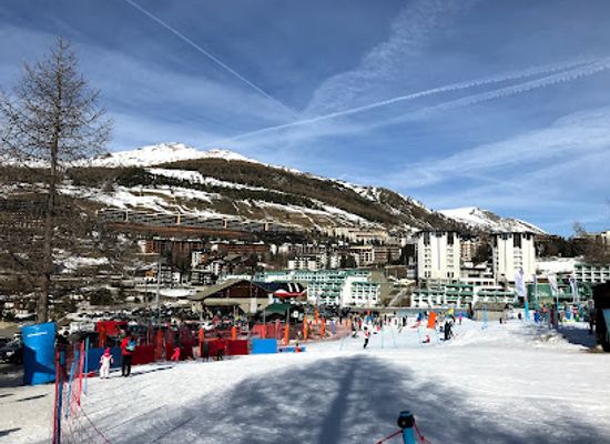 italy/sestriere/landmark/the-husky-experience-sestriere