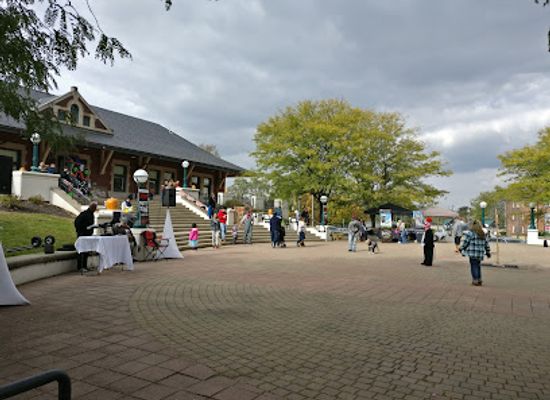 indiana/lafayette/landmark/riehle-plaza