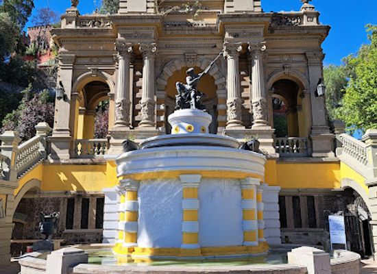 chile/metropolitan-region-of-santiago/landmark/la-ciudad-de-santiago-a-gabriela-mistral