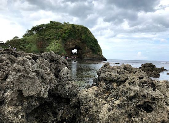 philippines/pagudpud/landmark/bantay-abot-cave