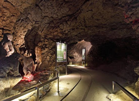 serbia/rasina/landmark/risovaca-cave