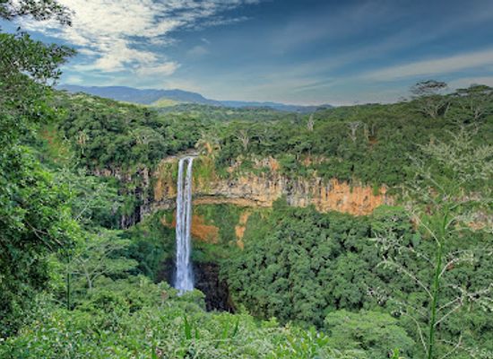 mauritius/black-river/landmark/chamarel-waterfall