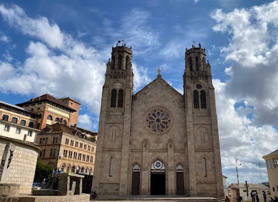 madagascar/antananarivo/ampefiloha/landmark/cathedrale-catholique-d-andohalo