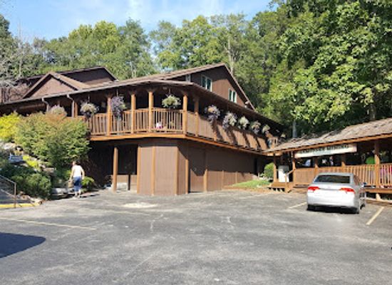 indiana/southeast-indiana/landmark/marengo-cave-cabins