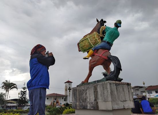 ecuador/southeast-oriente/landmark/mera-park