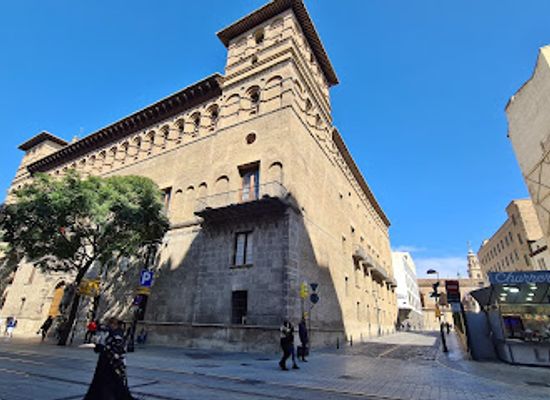 spain/zaragoza/landmark/palacio-de-los-condes-de-morata-o-de-luna