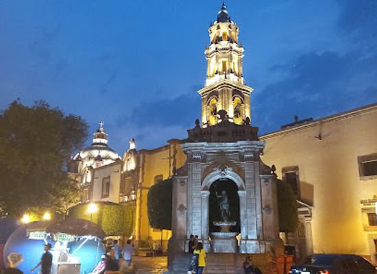 mexico/queretaro/landmark/madero-y-allende