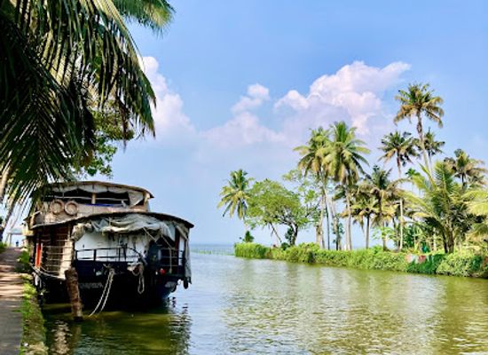 india/kerala-backwaters/landmark/view-point-near-kumarakom-walkway
