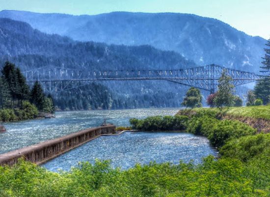 oregon/cascade-range/landmark/bridge-of-the-gods