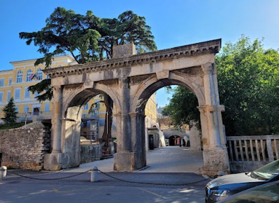 croatia/pula/landmark/zerostrasse