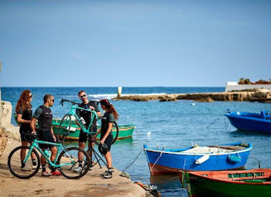 italy/apulia/landmark/yuniqly