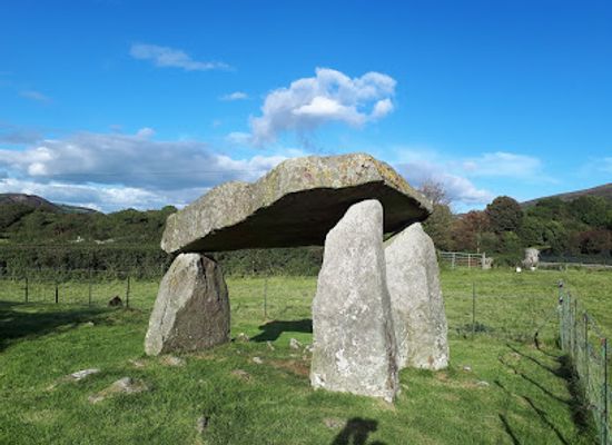 ireland/mourne-mountains/landmark/ballykeel-dolmen-state-care-monument