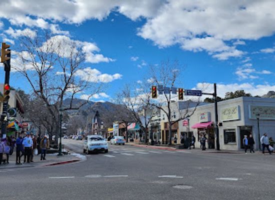 colorado/estes-park/landmark/mountain-blown-glass-inc