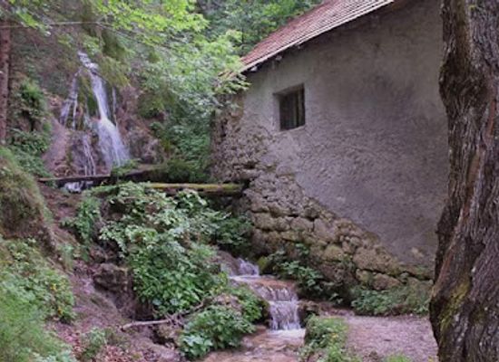 croatia/zumberak-mountains/landmark/sopote-waterfall