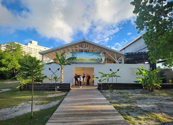 guam/tumon/landmark/taotao-tasi-guam