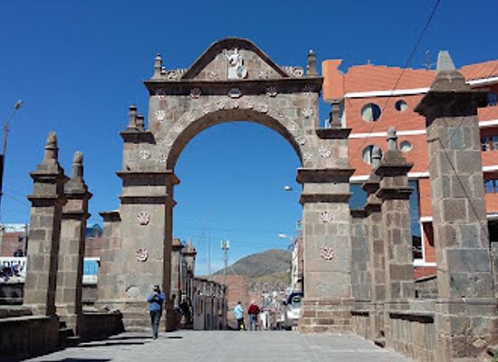 peru/puno-region/landmark/arco-deustua
