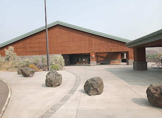 oregon/wheeler-county/landmark/thomas-condon-visitor-center