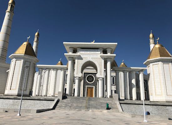 turkmenistan/koytendag-mountains/landmark/turkmenbashy-ruhy-mosque