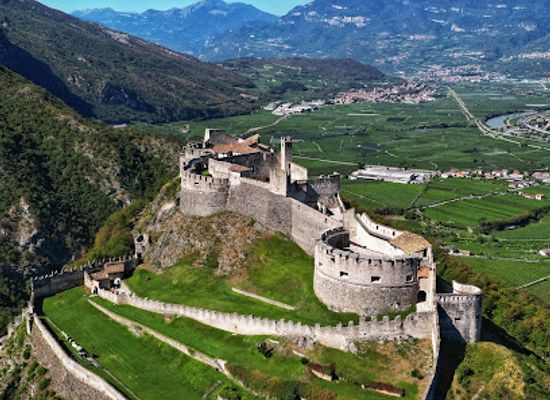 italy/val-di-non/landmark/castel-beseno
