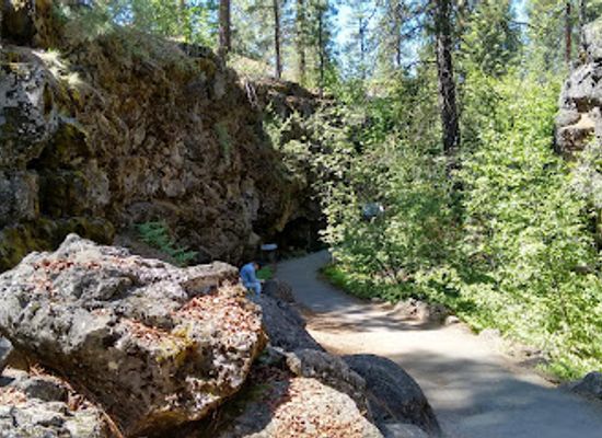 oregon/deschutes-county/landmark/lava-river-cave