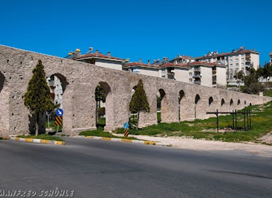 turkiye/kusadasi/landmark/tarihi-su-kemeri