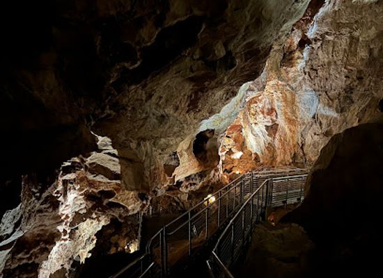 south-dakota/james-river-valley/landmark/jewel-cave-national-monument