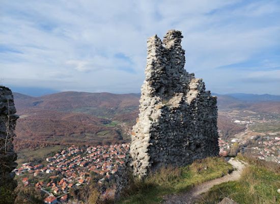 kosovo/shtime/landmark/zvechan-fortress