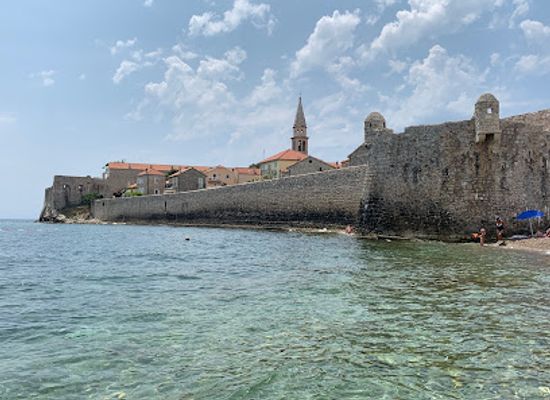 montenegro/budva/landmark/pizana-beach