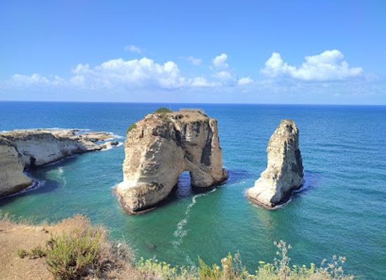 lebanon/keserwan-district/landmark/al-raouche-rocks