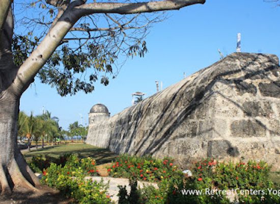 colombia/cartagena-coast/landmark/plaza-de-santo-domingo