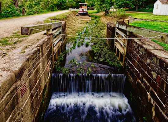 maryland/capital-region/landmark/c-o-canal-lock-19