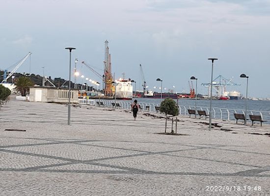 portugal/setubal/landmark/porto-de-setubal-cais-3