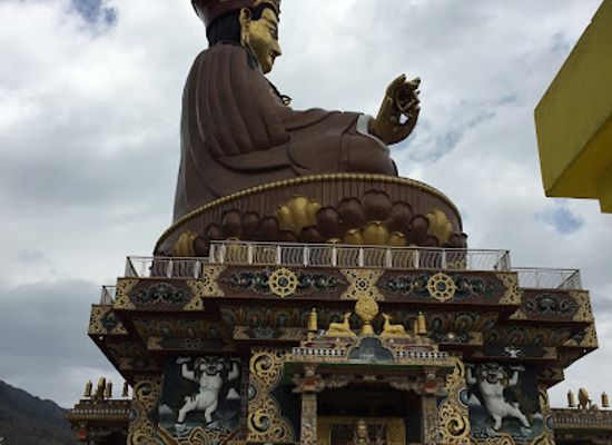 bhutan/lhuntse/landmark/the-world-s-tallest-statue-of-guru-rinpoche