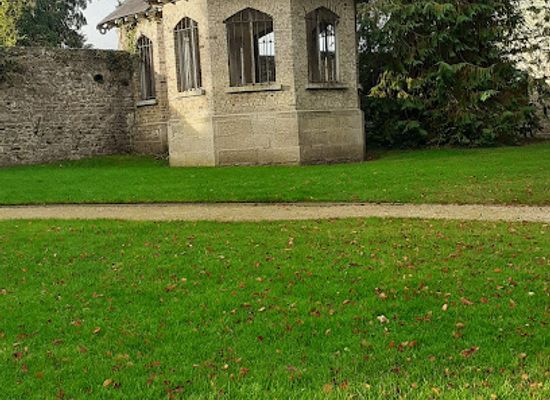 ireland/county-laois/landmark/emo-court-house