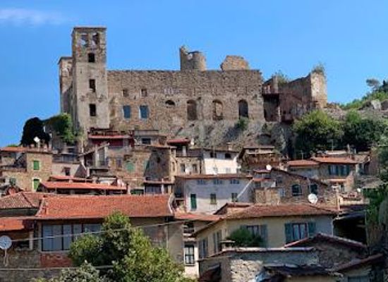 france/provence/landmark/apricale