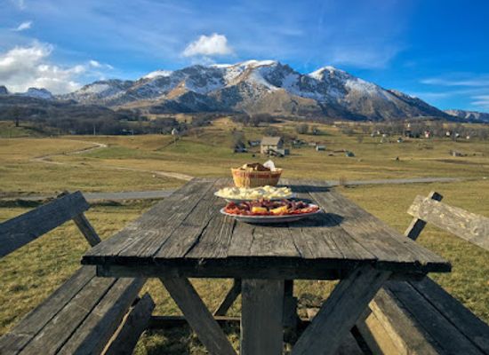 montenegro/prokletije/landmark/meanderbug-com