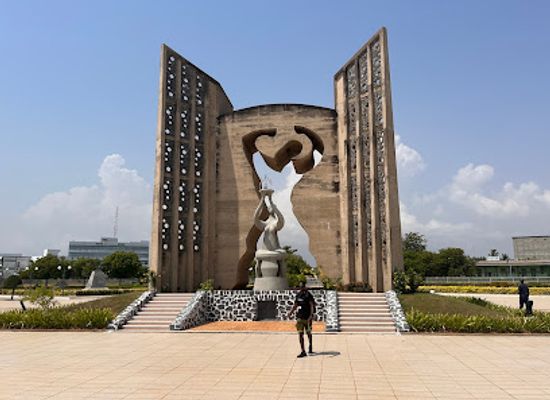 togo/togo-mountains/landmark/monument-de-l-independance