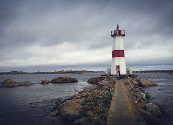 saint-pierre-and-miquelon/pointe-aux-canons/landmark/la-pointe-aux-canons-et-le-phare