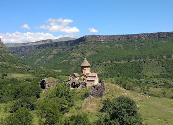 armenia/lori/landmark/hnevank