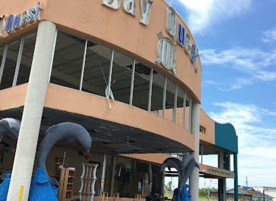 texas/port-aransas/landmark/bay-quest