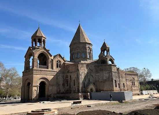 armenia/yerevan/landmark/etchmiadzin-cathedral