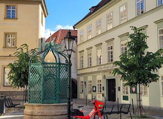 czechia/prague/landmark/anenske-nam