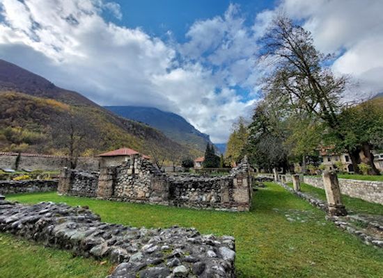 kosovo/drenica/landmark/patriakana-e-pejes