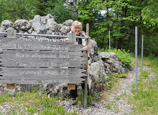minnesota/ely/landmark/pillow-rocks