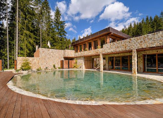 czechia/beskydy-mountains/landmark/wellness-hotel-ondrasuv-dvur