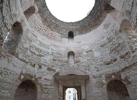 croatia/dalmatia/landmark/vestibul