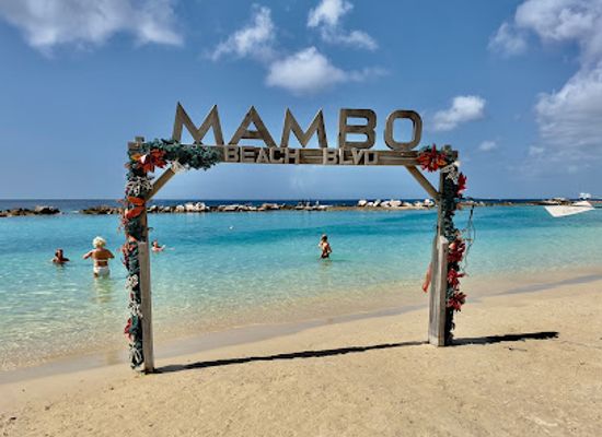 curacao/jan-thiel-beach/landmark/landhuis-chobolobo